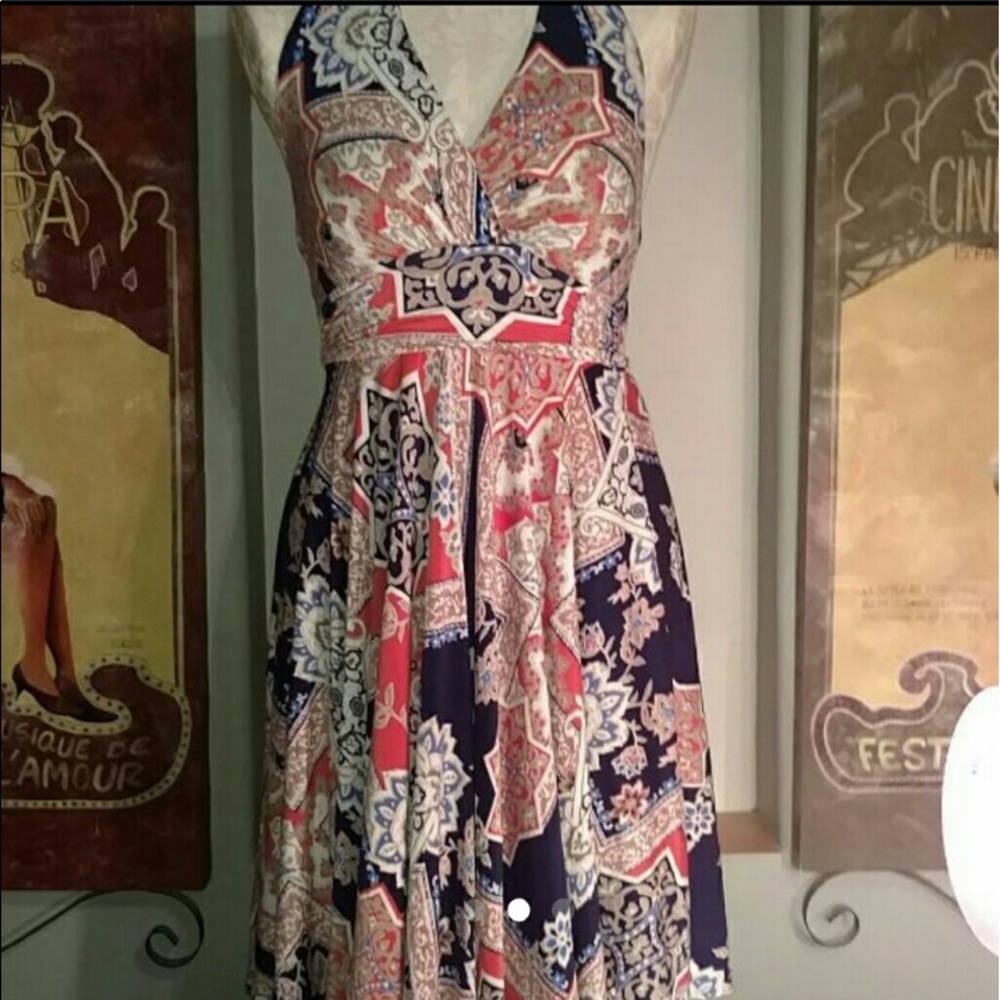 💃🏻 Stunning Soma halter dress- medium